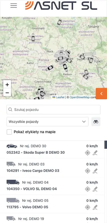 Ta sama aplikacja na telefonie: mapa z pojazdami floty i lista pojazdów pod nią
